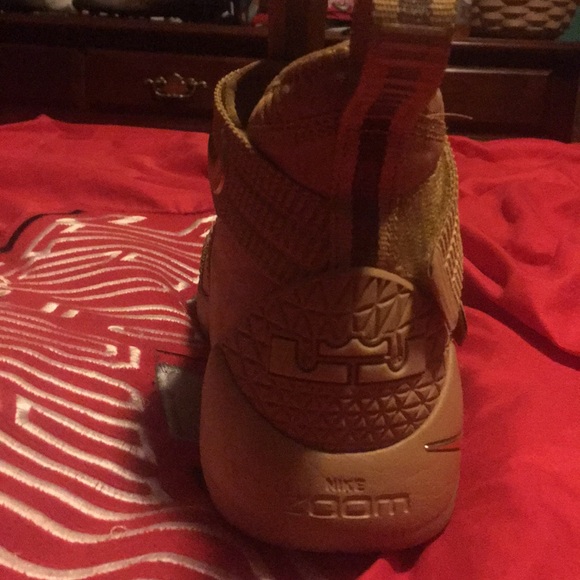 Nike LeBron Soldier 11 SFG Wheats. Size 8.5 - Picture 4 of 6